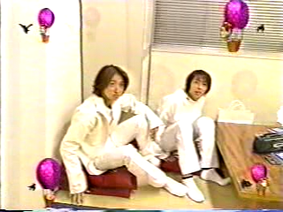 1999.10.16 러브러브아이시떼루 ラブラブ愛してる - 아라시(첫출연) + A.RA.SHI.mpg_20250820_211428.893