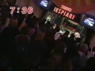 2000.11.01일의 嵐 데뷔 1주년 이벤트 소식 & 감사감격 싱글 소식.mpg_20250821_142411.601