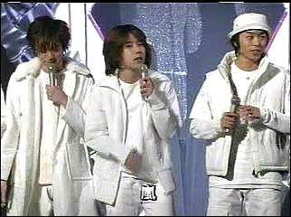 2000.12.07 2000 FNS 가요제 - 아라시 感謝カンゲキ雨嵐 + Talk.mpg_20250824_072506.828