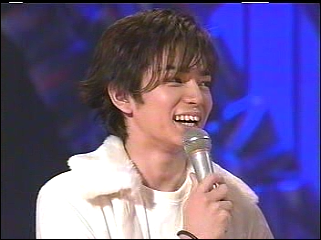 2000.12.07 2000 FNS 가요제 - 아라시 感謝カンゲキ雨嵐 + Talk.mpg_20250824_072833.818