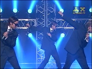 2002.04.18AX Music TV - 아라시 ナイスな心意氣.mpg_20250826_072003.804