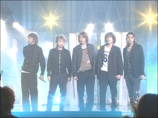 2002.12.05 2002 FNS 가요제 - 아라시 Pika☆nchi.avi_20250826_124649.448