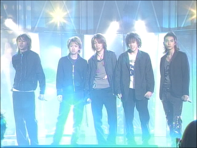 2002.12.05 2002 FNS 가요제 - 아라시 Pika☆nchi.avi_20250826_124650.845