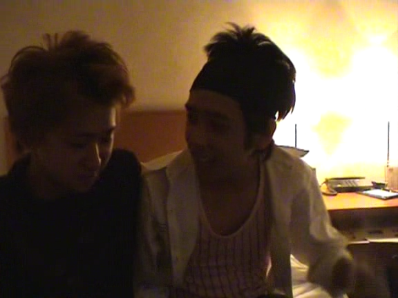 2003 12 17 How's it going SUMMER CONCERT 2003 3 Backstage.avi_20250702_221344.728