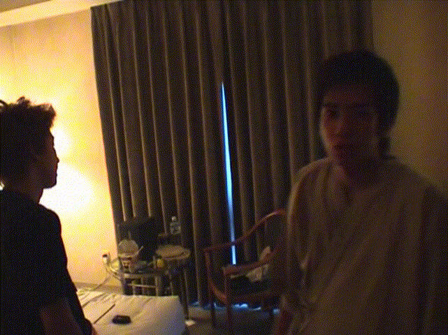 2003 12 17 How's it going SUMMER CONCERT 2003 3 Backstage.avi_20250702_221505.495