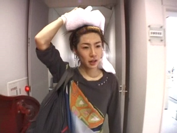 2003 12 17 How's it going SUMMER CONCERT 2003 3 Backstage.avi_20250702_221853.808