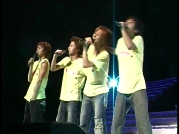 2003 12 17 How's it going SUMMER CONCERT 2003 3 Backstage.avi_20250702_223104.044