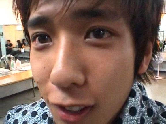 2003 12 17 How's it going SUMMER CONCERT 2003 3 Backstage.avi_20250702_223709.397