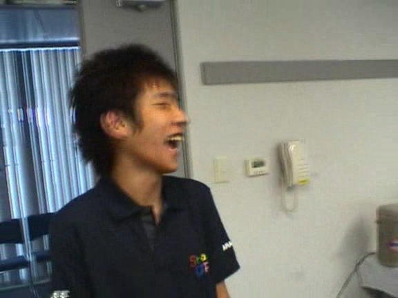 2003 12 17 How's it going SUMMER CONCERT 2003 3 Backstage.avi_20250703_120308.941