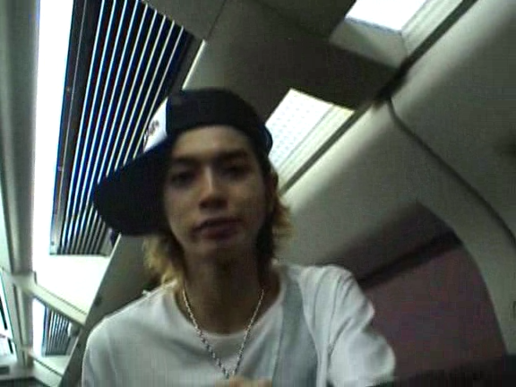 2003 12 17 How's it going SUMMER CONCERT 2003 3 Backstage.avi_20250703_120506.794