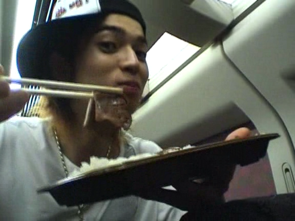 2003 12 17 How's it going SUMMER CONCERT 2003 3 Backstage.avi_20250703_120514.332