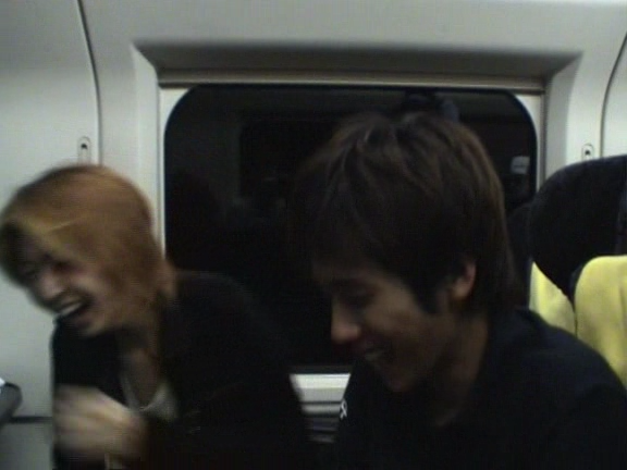 2003 12 17 How's it going SUMMER CONCERT 2003 3 Backstage.avi_20250703_120559.722