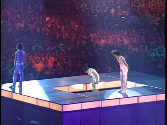 2003 12 17 How's it going SUMMER CONCERT 2003 3 Backstage.avi_20250703_121604.787