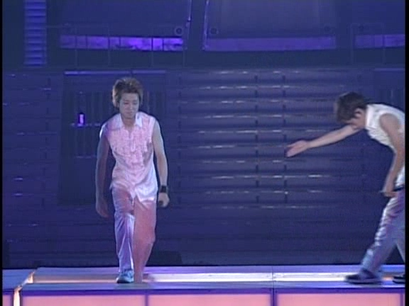 2003 12 17 How's it going SUMMER CONCERT 2003 3 Backstage.avi_20250703_121848.191