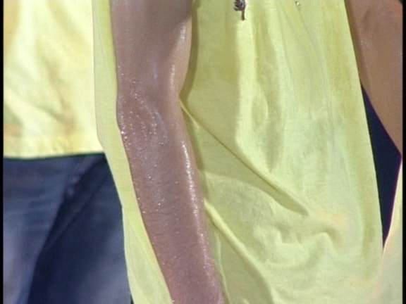 2003 12 17 How's it going SUMMER CONCERT 2003 3 Backstage.avi_20250703_122708.762