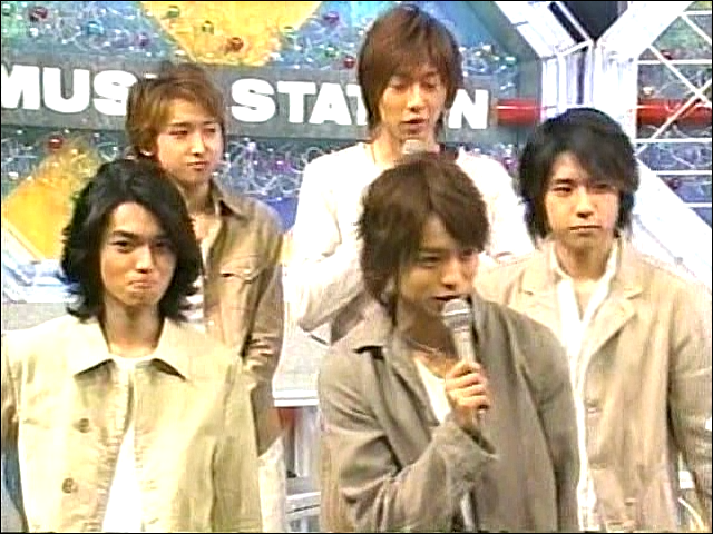 2003.02.07 Music Station - 아라시 Talk + とまどいながら.avi_20250827_091711.629