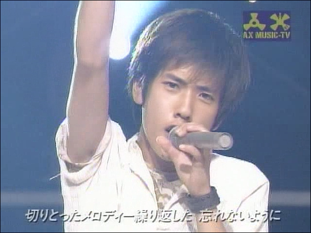 2003.09.04 AX MUSIC-TV 「ハダシの未来」「言葉より大切なもの」.mpg_20250827_102031.114