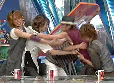 2003.09.04 UTABAN 모리야마나오타로, 아라시, 고토마키.avi_20250827_104851.715