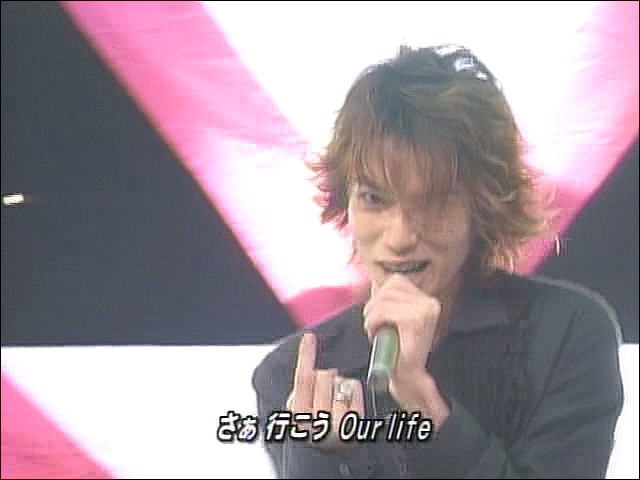 2003.09.12 Music Station - 아라시 言葉より大切なもの.mpg_20250827_120040.104