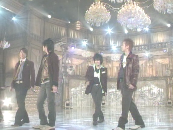 2004.12.01 FNS 가요제 2004 - 아라시, 각트.avi_20250901_072635.848